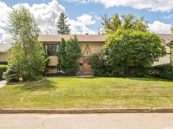 463 30th STREET E, Prince Albert, SK S6V 1Z5