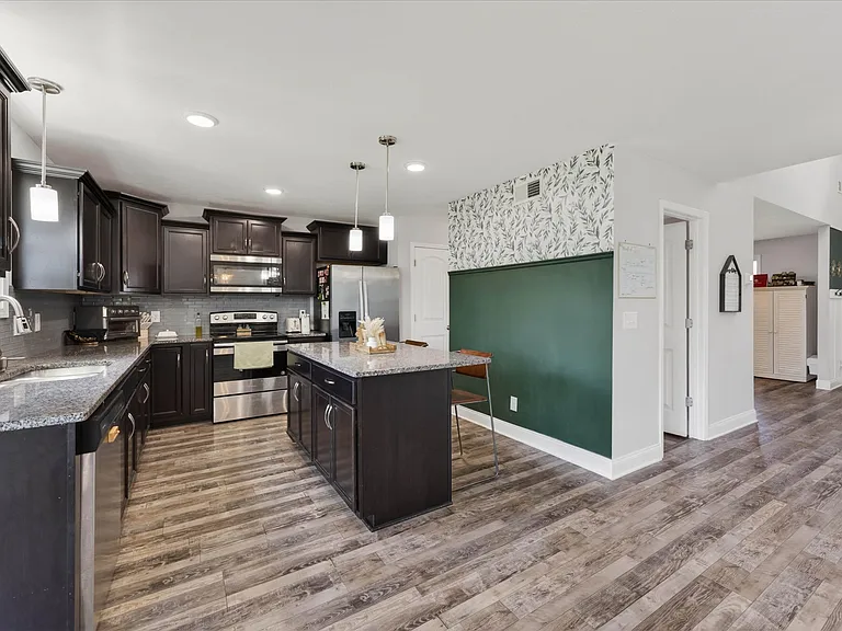 1200 Eagles Nest Ln — Photo 11