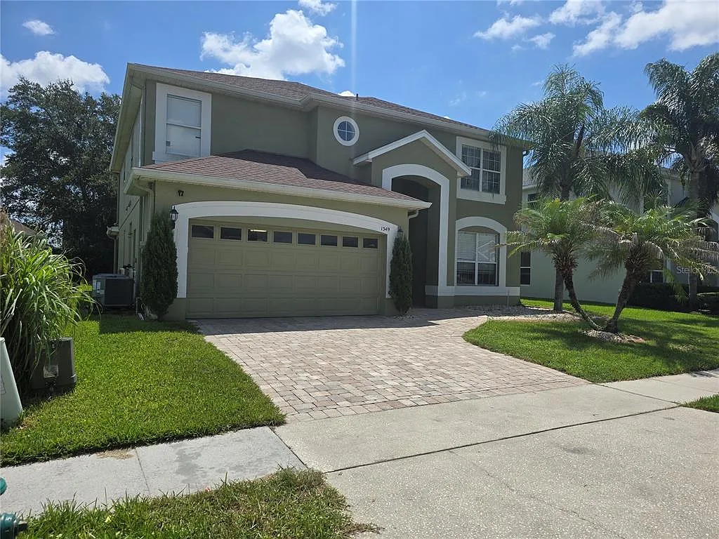 5 bed, 4.5 bath, 2837 sqft, $3,650 — Photo 2