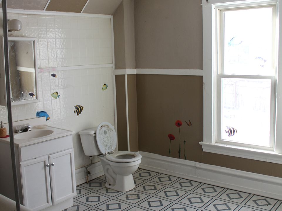 1st image of 2226 S Burdick St #1