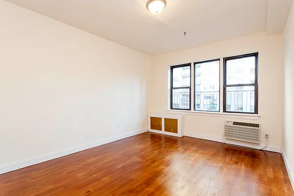 Rented by Mirador Real Estate | media 9