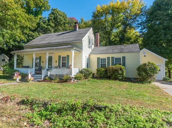 71 School St, Northborough, MA 01532