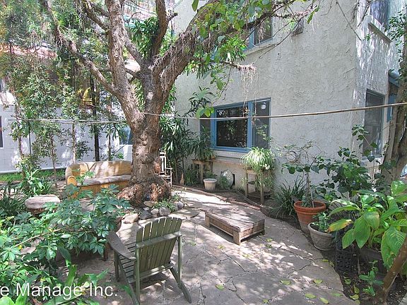 4th image of 368 Carroll Park E APT E