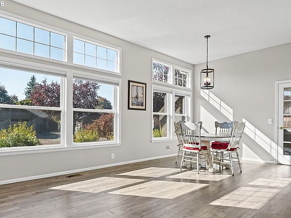 2nd image of 2904 Wolf Meadows Ln