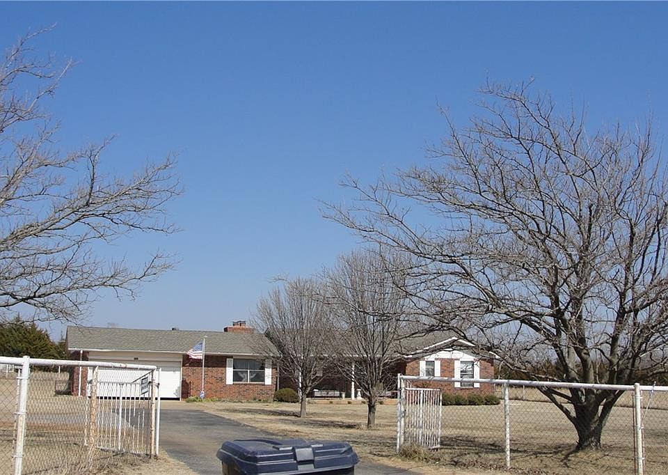 1st image of 3801 SE 104th St
