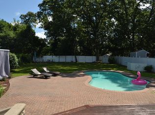 283 Burnham Rd, Lowell, MA 01852