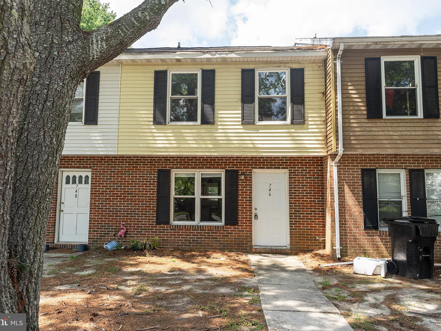 3 bed, 1.5 bath, 1152 sqft, $1,395 — Photo 1
