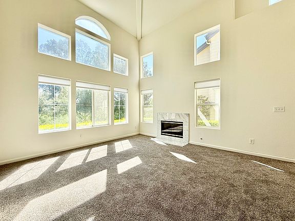 5th image of 49 Erin Ln