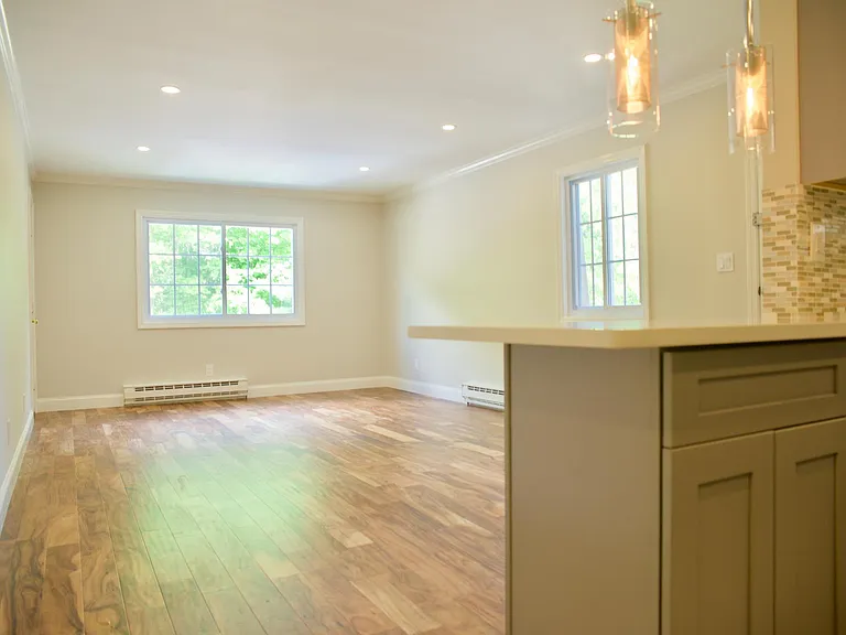 114 Fox Run Ln — Photo 6