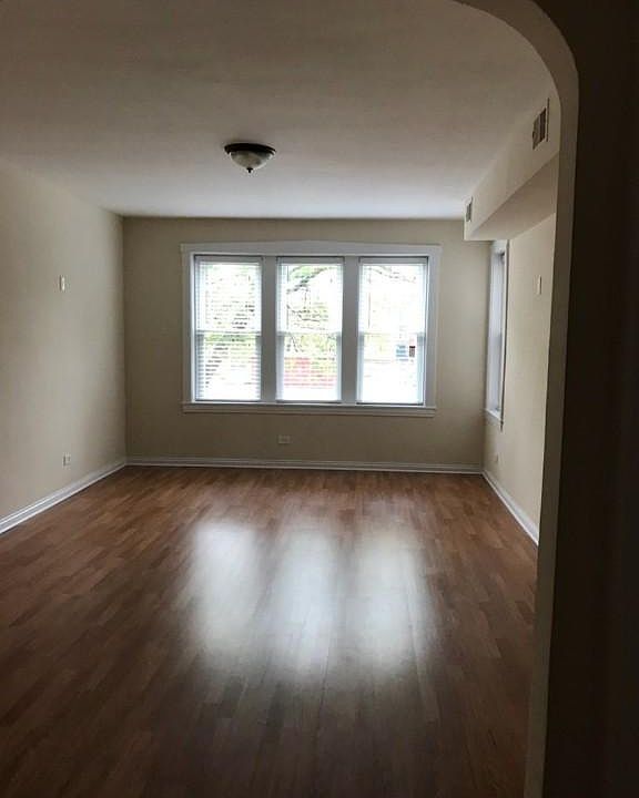 1st image of 4633 N Lawndale Ave #3S