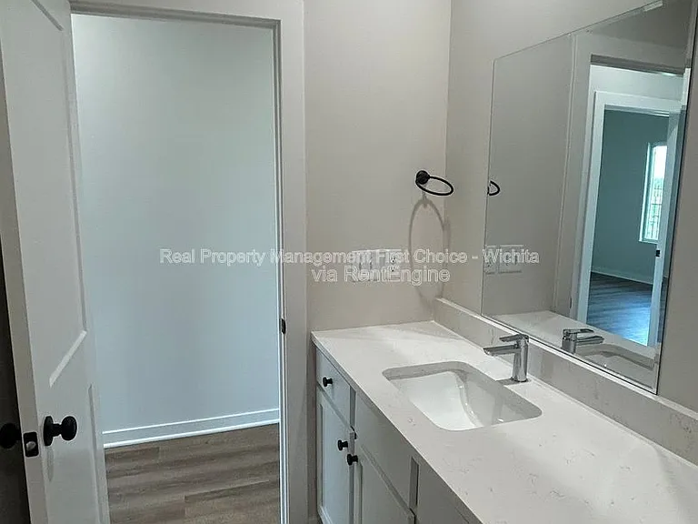 138 N Gowen St — Photo 19