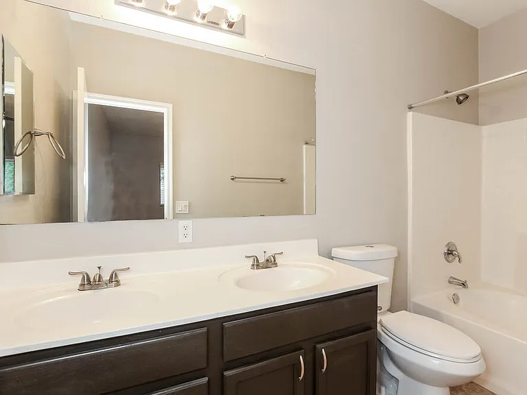 6522 W Elwood St — Photo 10