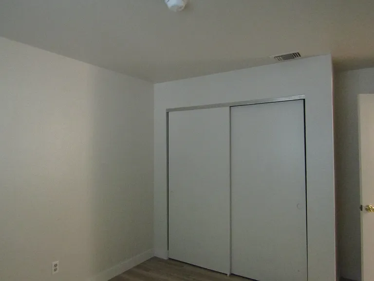 445 Jefferson Ave #11 — Photo 12