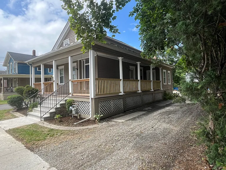522 W Seneca St #1 — Photo 1