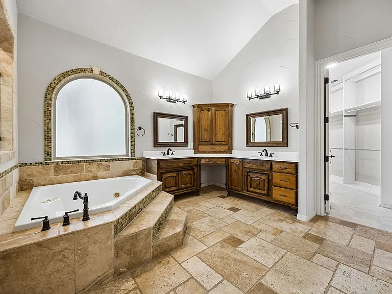 2101 Miracle Point Dr — Photo 37