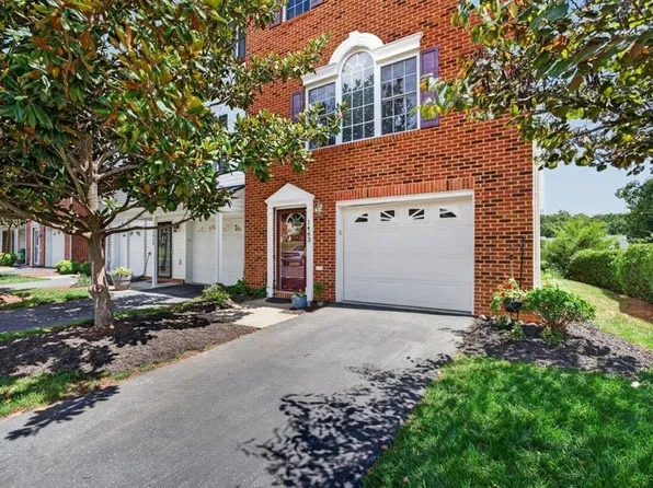 1463 Flowing Spring Ln, Harrisonburg, VA 22801