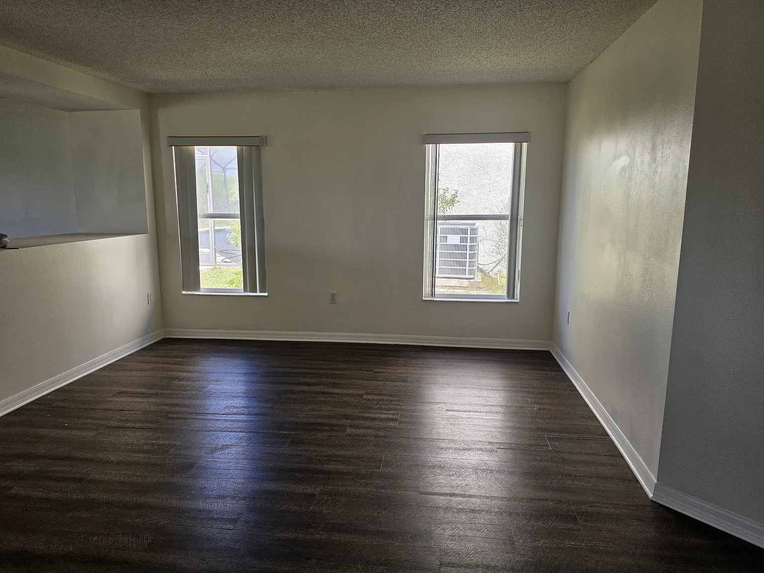 3 bed, 1896 sqft, $2,300 — Photo 4