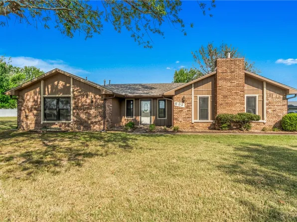 832 Klenc Rd, Springdale, AR 72762