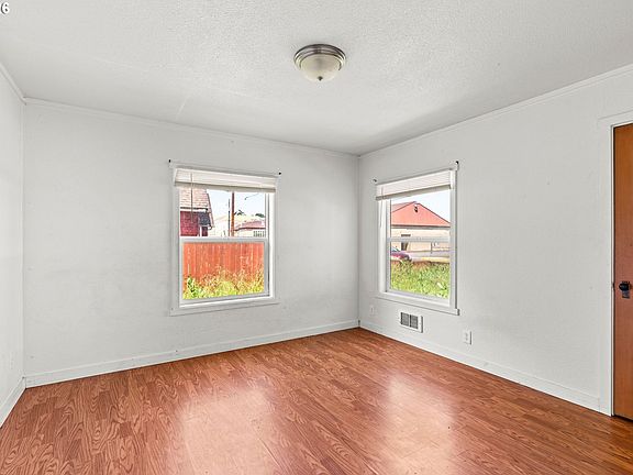 5th image of 370 S 6th St