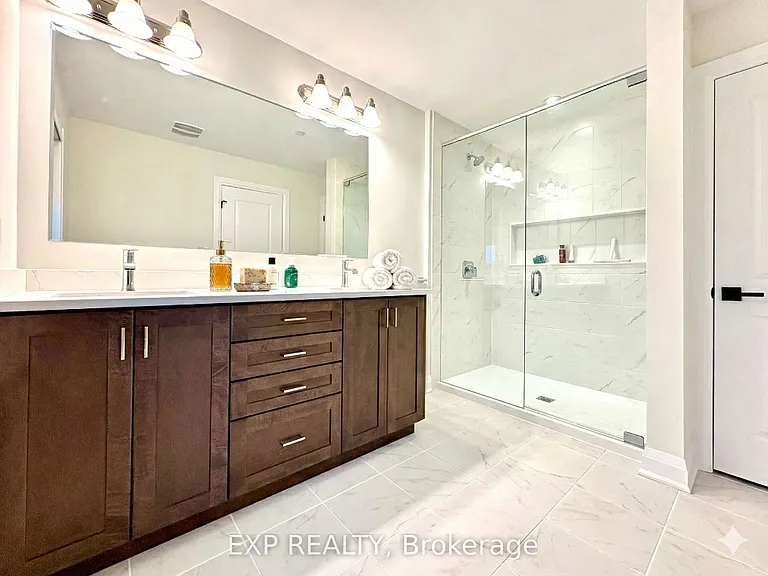 6 Dominique St — Photo 15