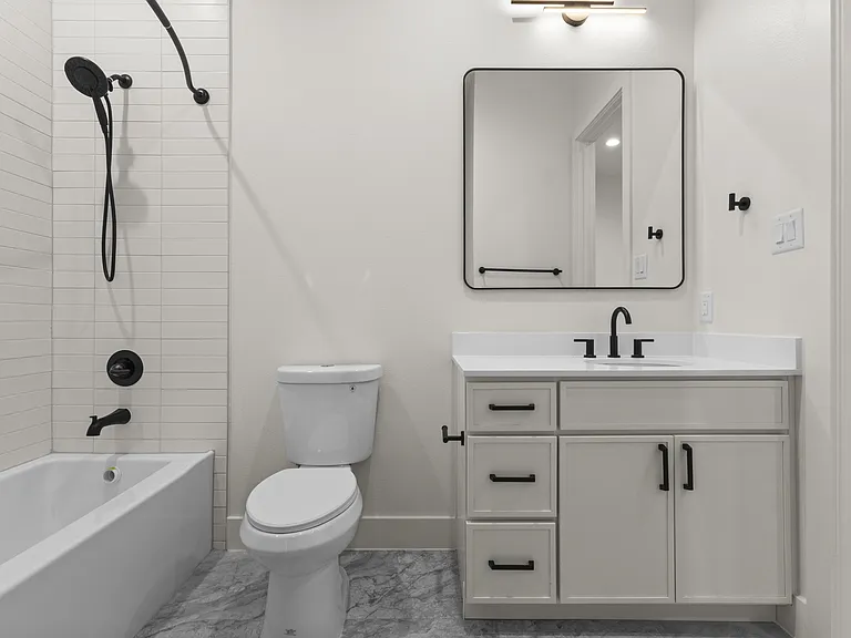 2203 Hondo Ave #202 — Photo 4