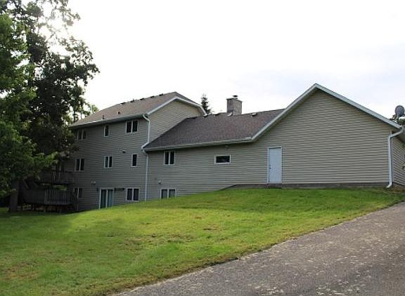 3rd image of 3685 Plum Creek Dr
