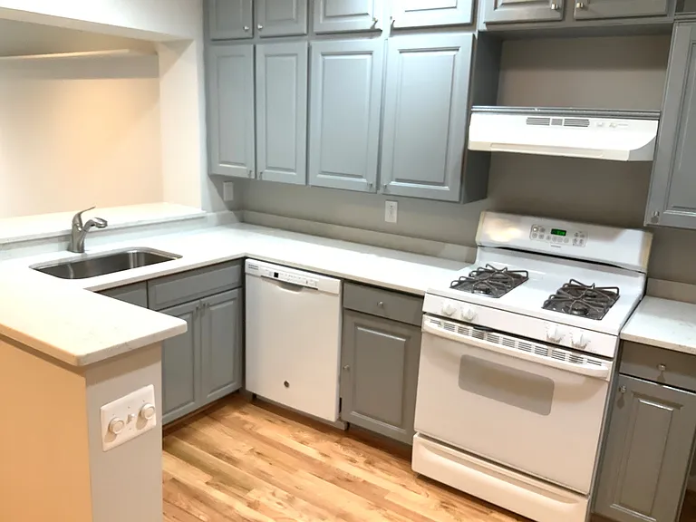 2125 Hawthorne Rd — Photo 5