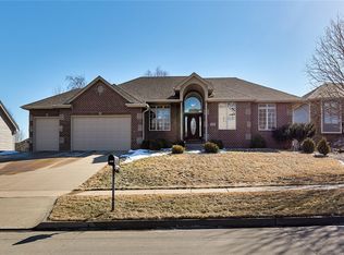 9220 Enfield Dr, Johnston, IA 50131