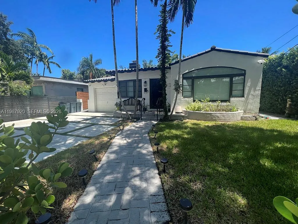 Lake View Sub — Photo 1