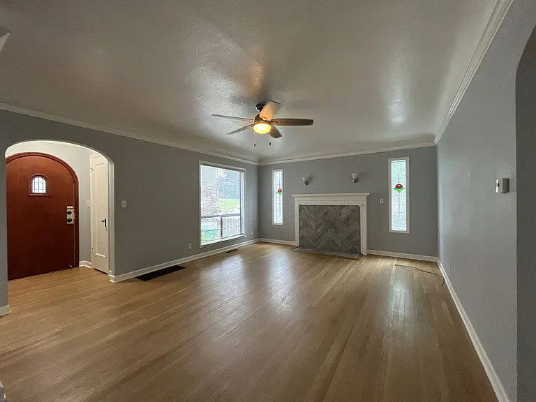 13208 NE Glisan St — Photo 18