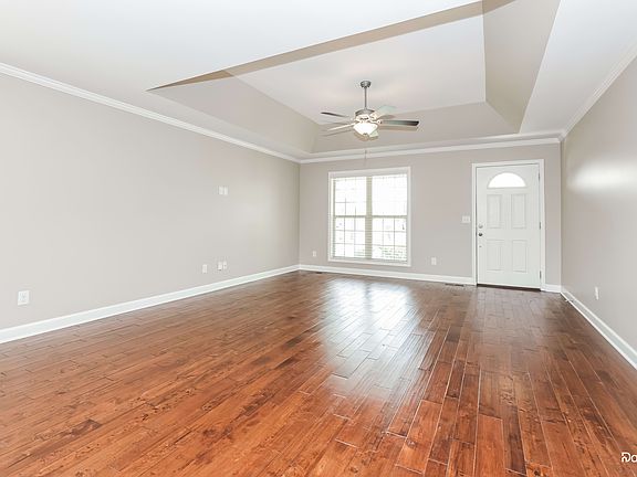 5th image of 707 Persimmon Pl