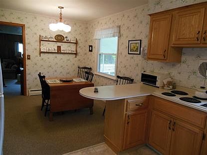5th image of 7 Garden Cir