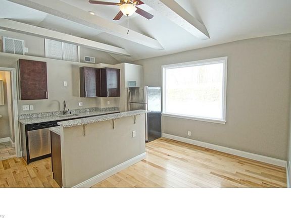 2nd image of 196 Vincent St #2