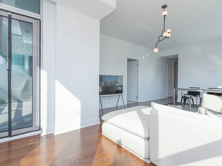 1 Hurontario St #808 — Photo 8