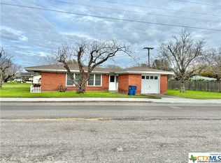 2016 Justice Dr, Port Lavaca, TX 77979