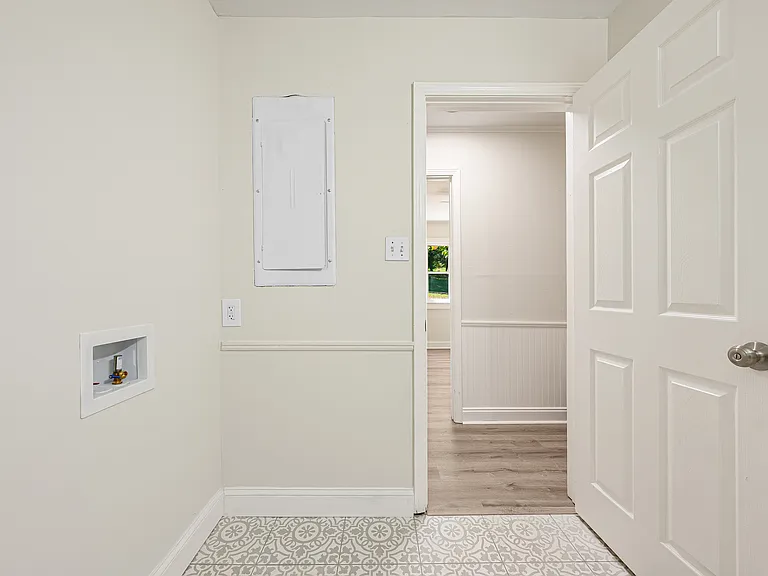 407 Veterans Dr — Photo 18