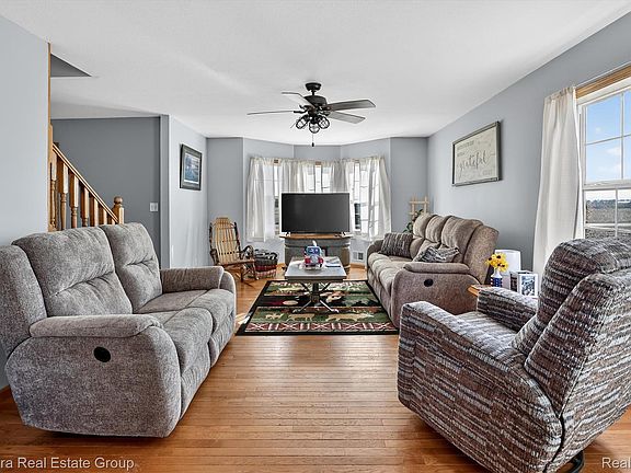 4th image of 1137 Crawford Rd