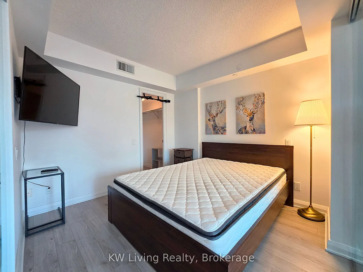Building Photo - 155 Yorkville Ave #601