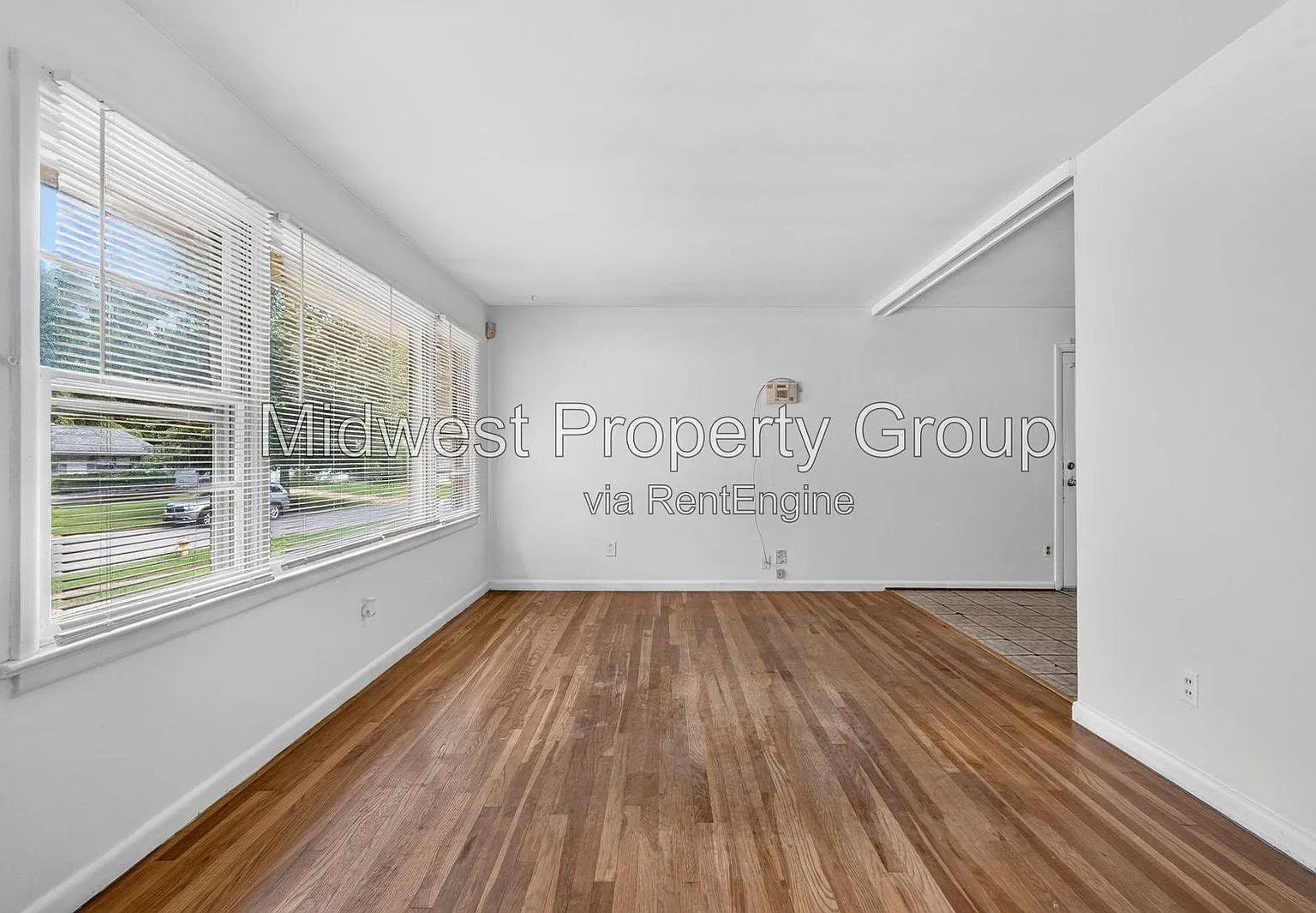 2 bed, 1.0 bath, 840 sqft, $995 — Photo 3