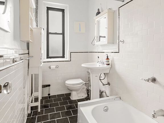 4th image of 333 4th St APT 6G