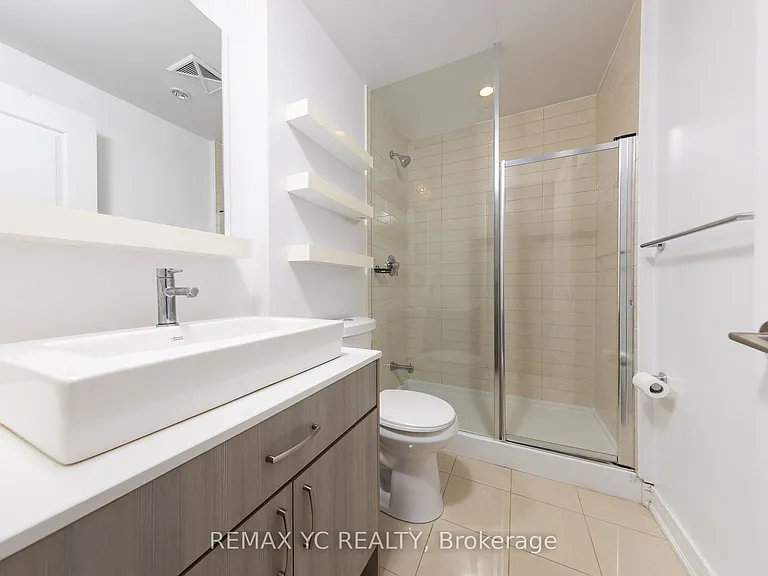 9191 Yonge St #201 — Photo 8