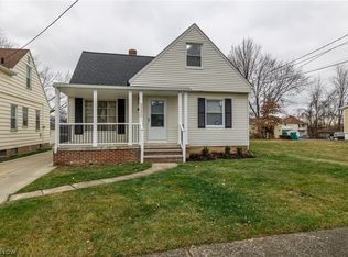 5330 Meadow St, Maple Heights, OH 44137