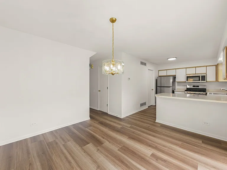 182 Half Moon Cir — Photo 5