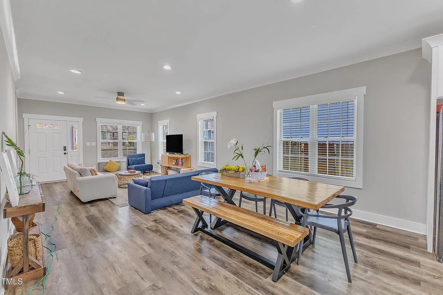 1008 Holloway St — Photo 4