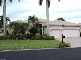 5018 Cerromar Dr, Naples, FL 34112