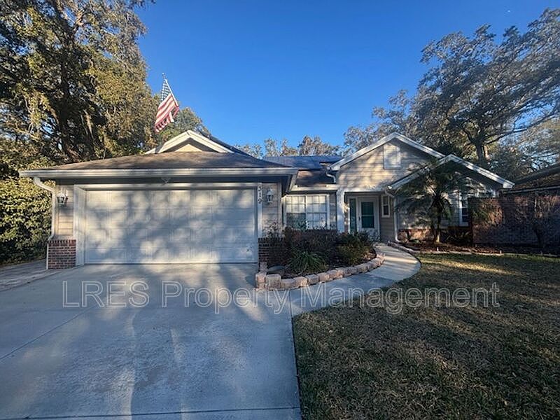 1st image of 319 Oak Leaf Cir