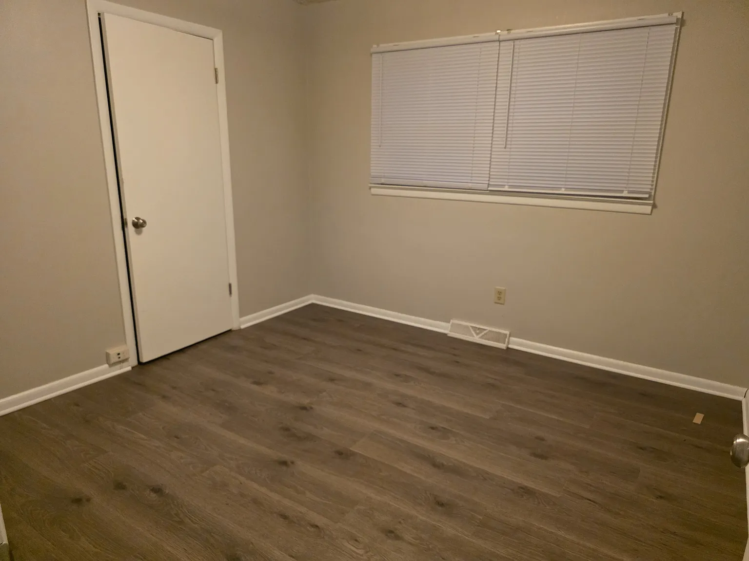 924 Old Valley Dr — Photo 3