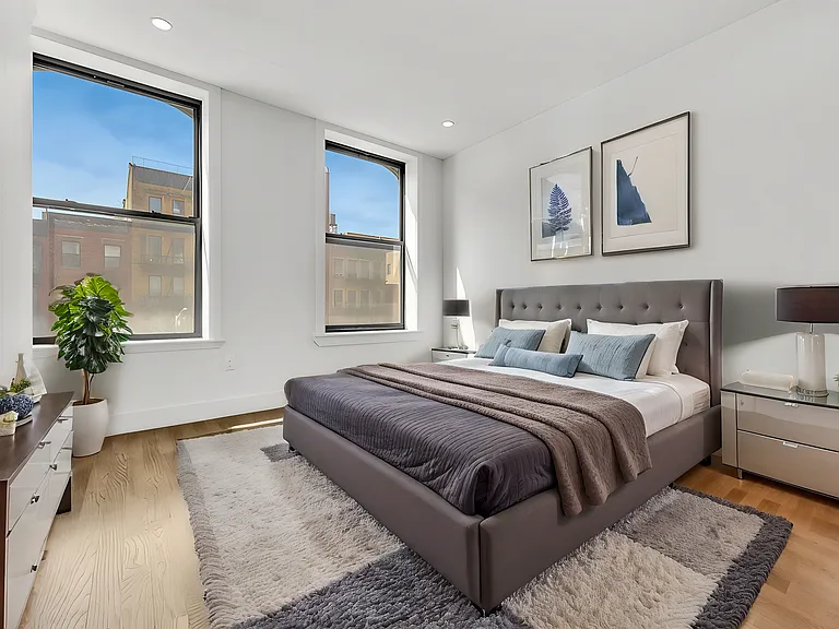 261 Bowery #2 — Photo 3