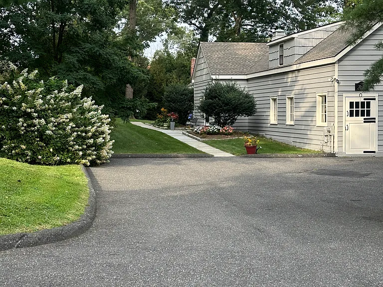 20 Old Wagon Rd #1 — Photo 2