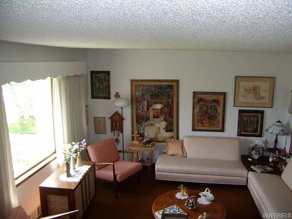 3rd image of 274 N Pleasant Pkwy